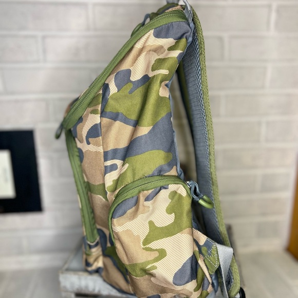 Embark Camouflage Backpack - Picture 3 of 6